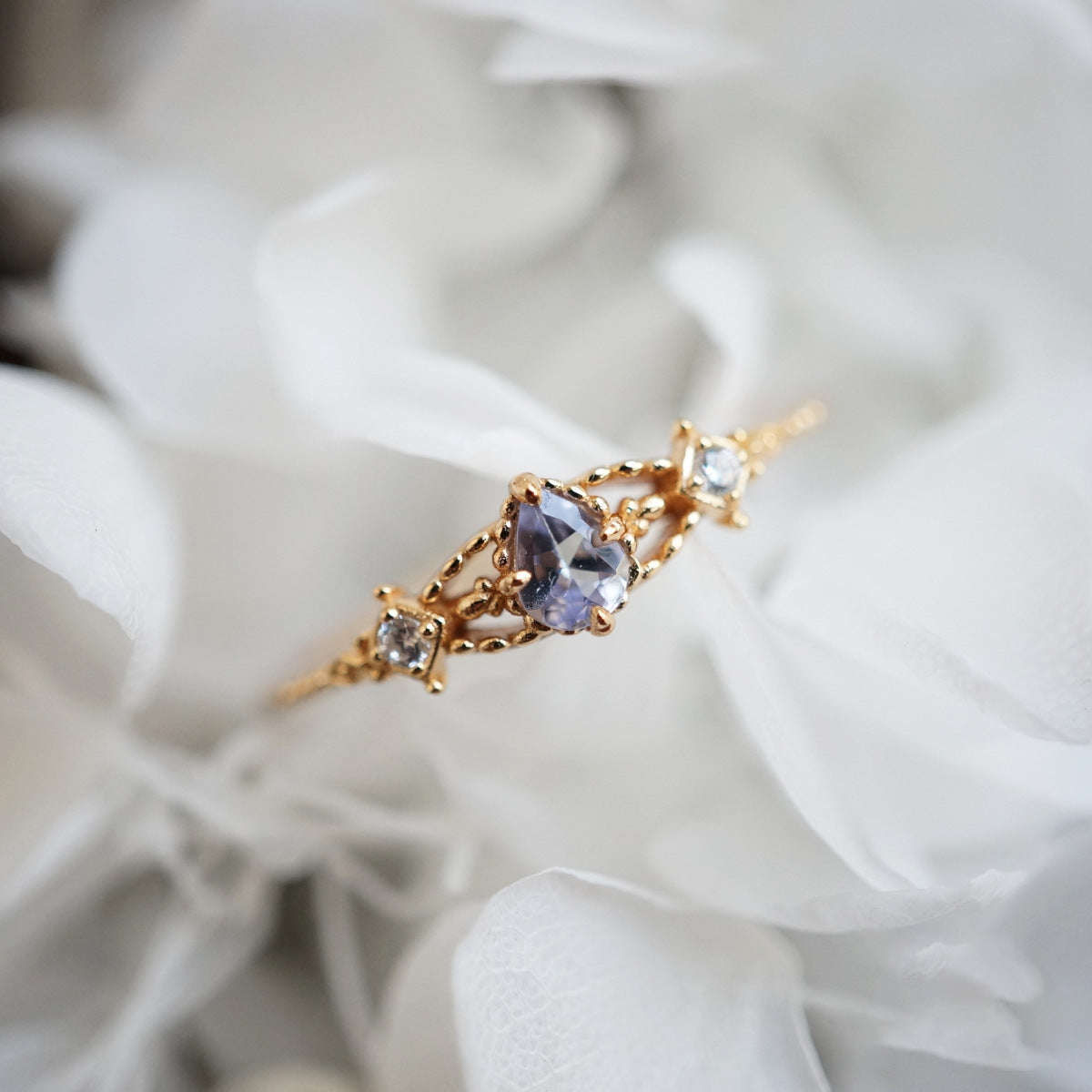 Vintage Hollow Ring with Natural Tanzanite Gemstone