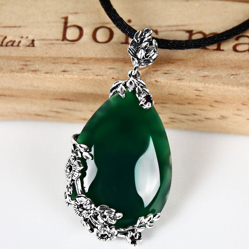 Natural Gemstone Pendant Necklace with Vintage Design