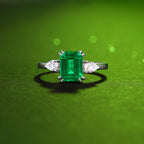 S925 Silver Ring with Cultivated Emerald Gemstone